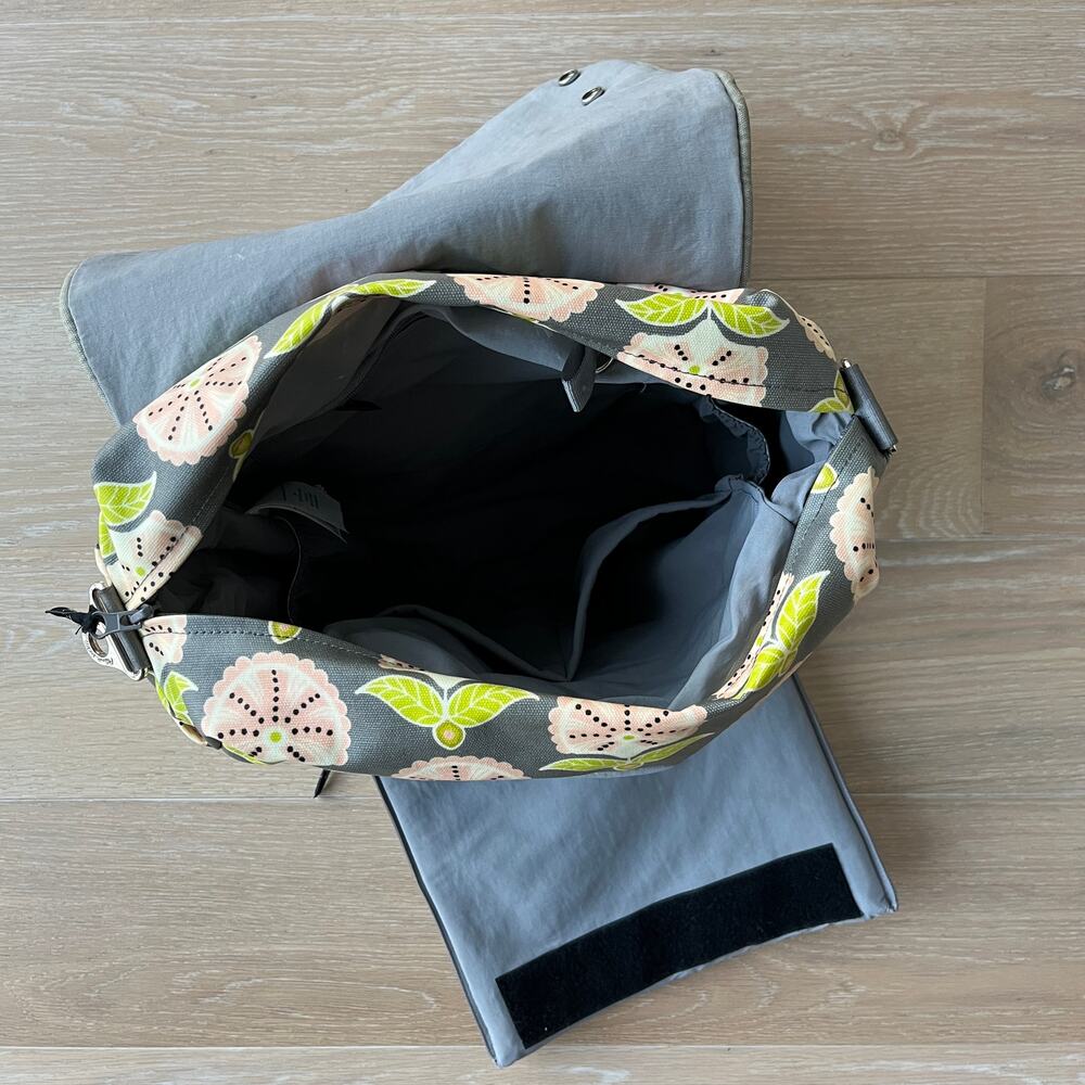 Petunia Pickle Bottom Abundance Boxy Backpack Convertible Diaper Bag - Picture 6 of 8